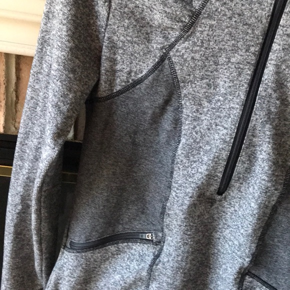 Athleta Gray olompali half zip pullover XS - Picture 3 of 6